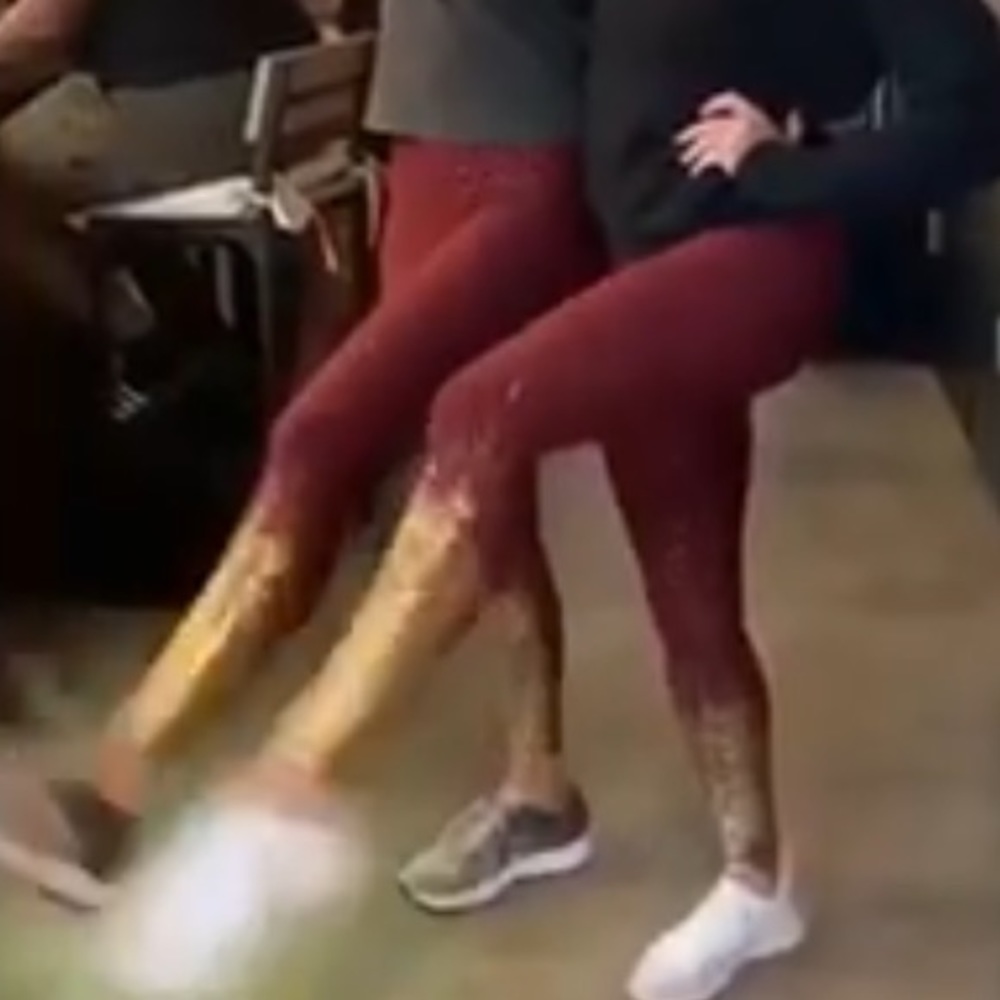 Beyond yoga burgundy& gold high waisted leggings! ✨🧘‍♀️✨ - Picture 8 of 9